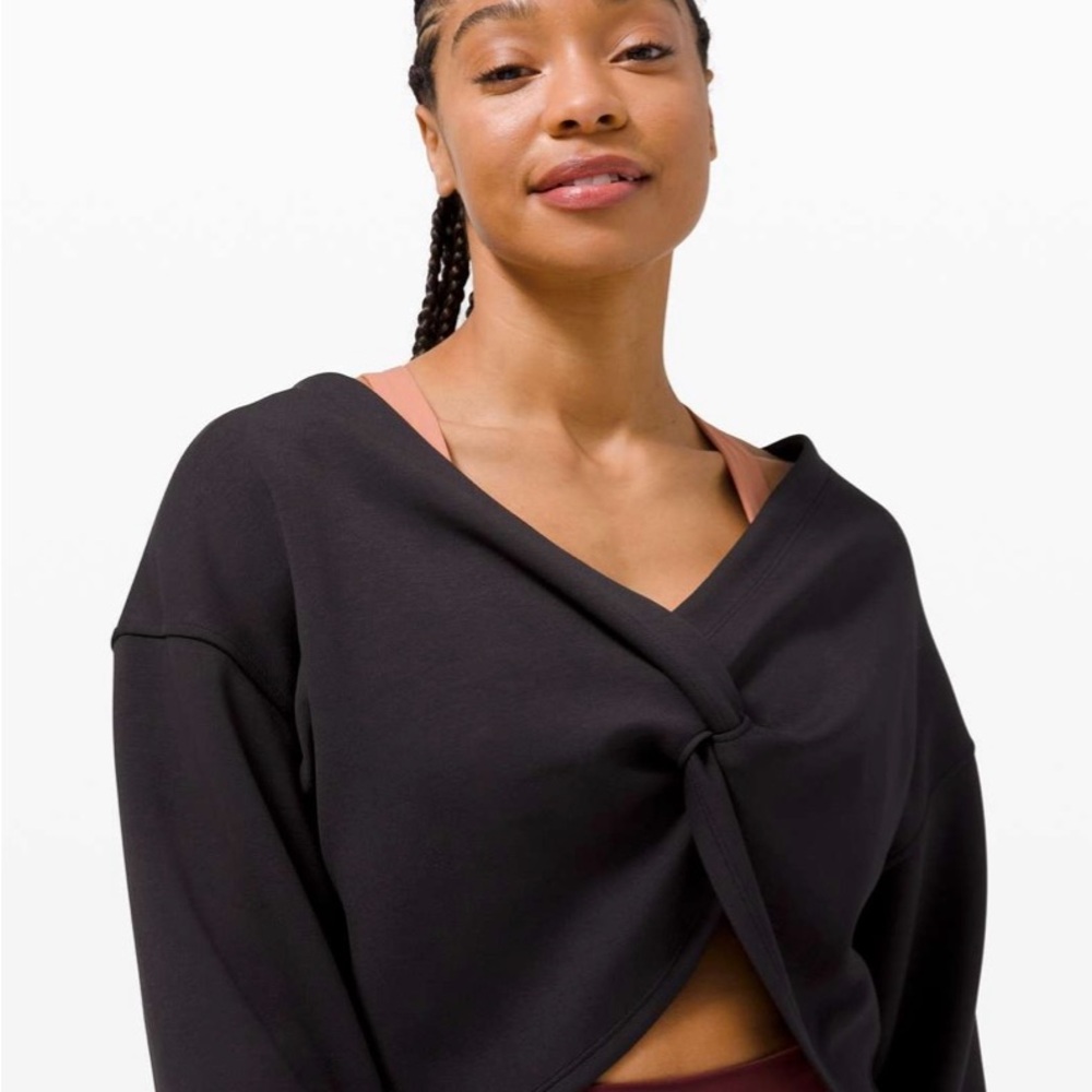 Lululemon Twist Back-to-Front Pullover Black Sz 8